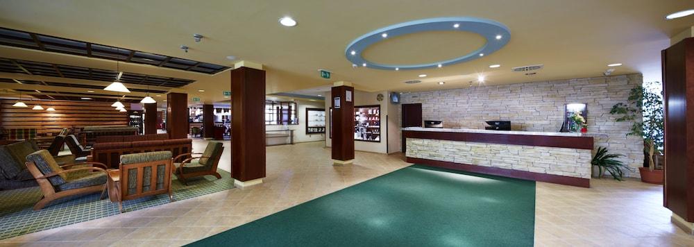 Orea Resort Sklar Харачов Екстериор снимка